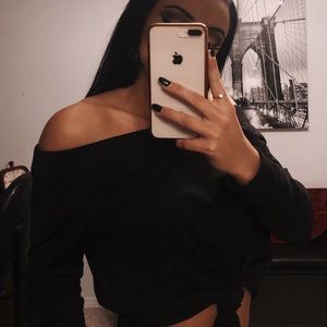 Off the Shoulder Tie-Up Sweatshirt